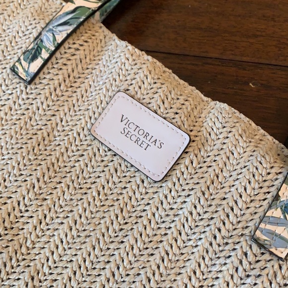 Victoria’s Secret Island Themed Large Tote Bag - Picture 3 of 7